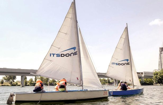 All-rounder boat rental to discover Vienna's Old Danube