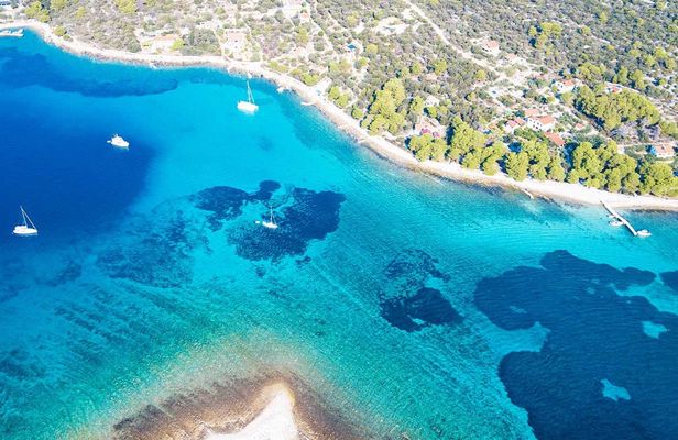 Private speedboat tour to Blue Lagoon from Split