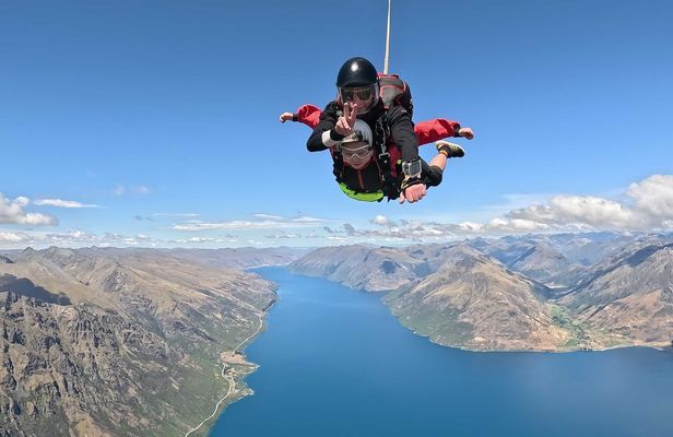 15,000ft Skydiving Experience in Queenstown