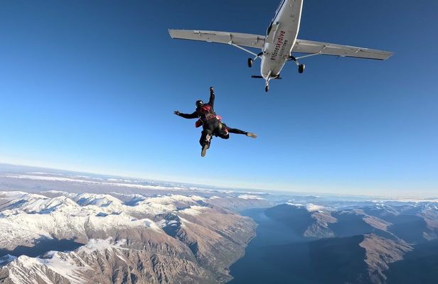 12,000ft Skydiving Experience in Queenstown