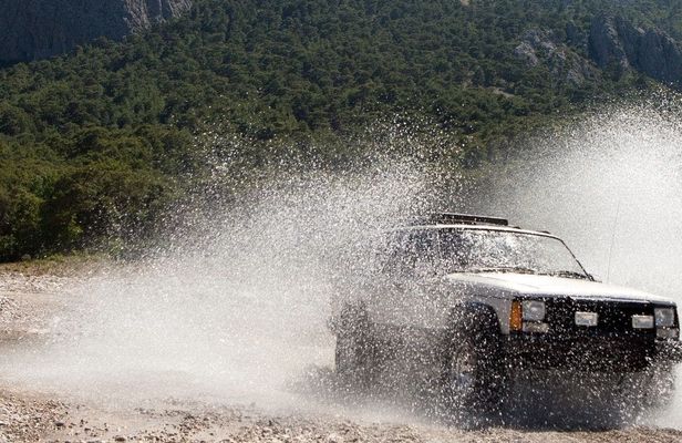 Supramonte Full-Day Jeep Off-Roading and Hiking Tour in Dorgali