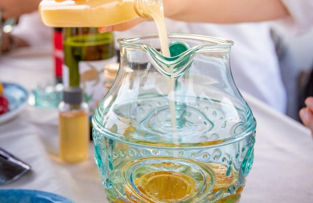 Sailing Experience with Sangria Workshop in Barcelona