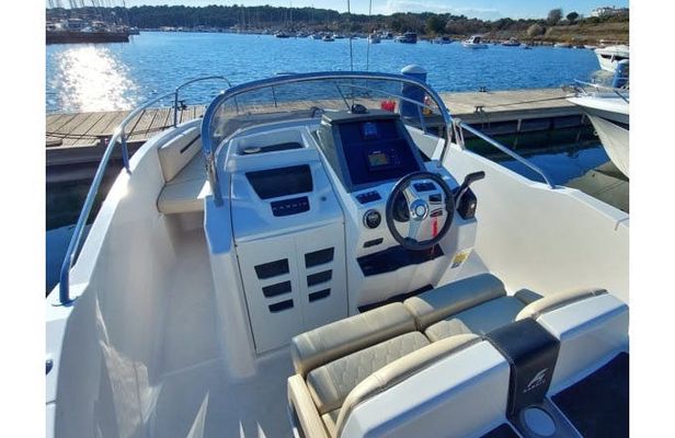 Lake Como 1-Hour Boat Tour with Private Captain