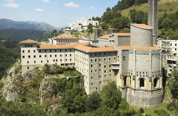 Oñati and Aranzazu Sanctuary Tour From San Sebastian
