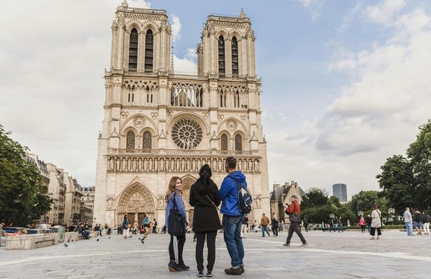 Inside Notre Dame tour with small group city stroll