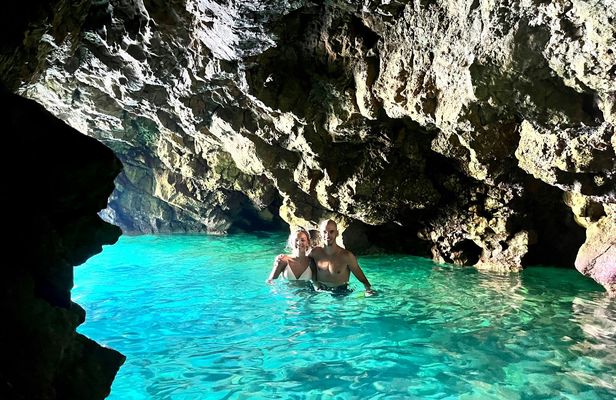 Uncharted Marine Reserve Cave Kayaking and Snorkeling Tour