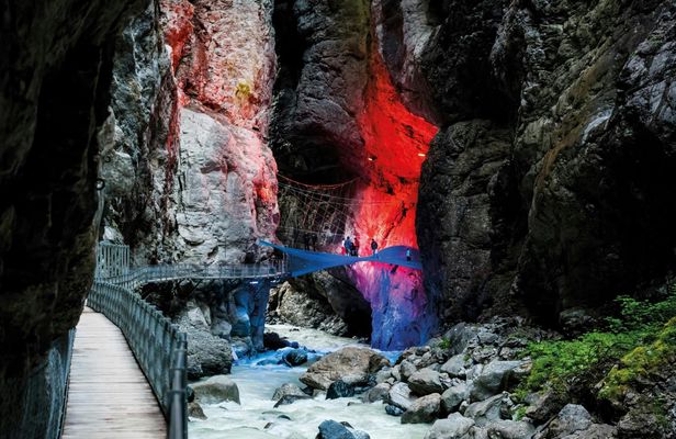 Tour of Glacier Canyon Grindelwald