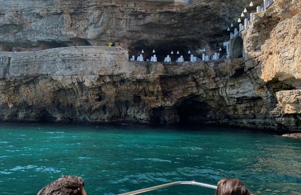 Shared Boat Cruise to the Polignano a Mare Caves