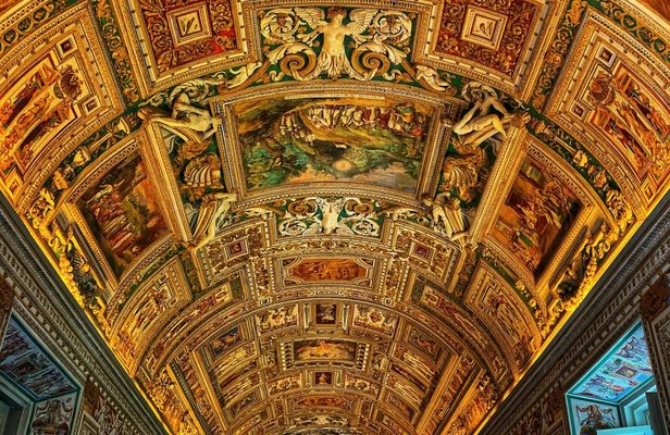 Breakfast and Tickets for the Vatican Museums and Sistine Chapel
