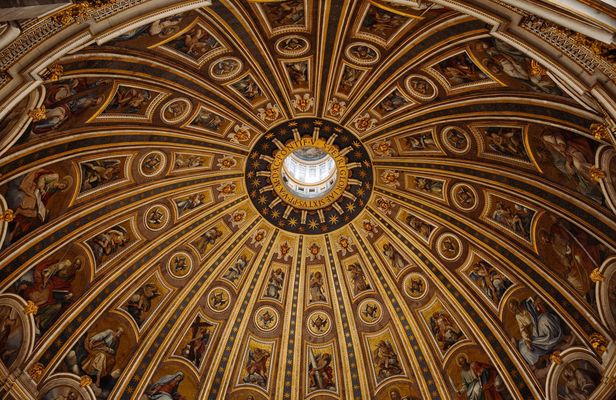 VIP St. Peter's Basilica tour with Dome climb and Papal Crypt