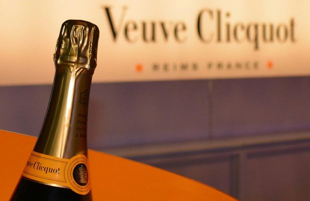 Full-Day Tour and Tasting Veuve Clicquot & Local Winery with Lunch