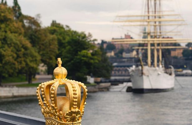3-Hour Small Group Walking Tour of Stockholm