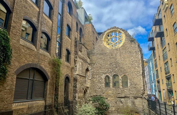 London witches and history walking tour