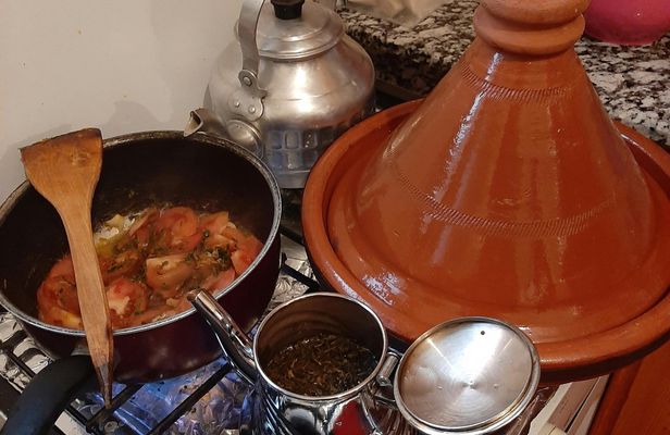 Flavors and Traditions of Morocco with a Local Family in Essaouira