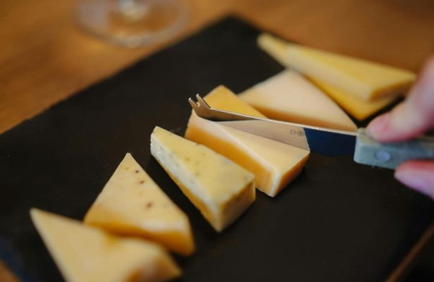 Amsterdam guided walking experience with cheese tasting