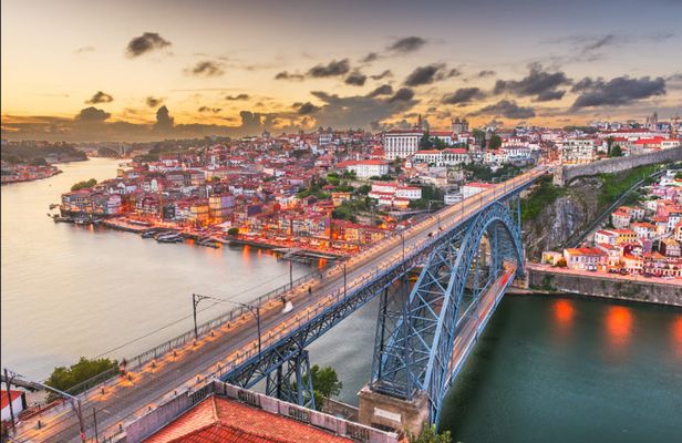 Walking tour of Porto's rich history and culture