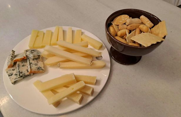 Bilbao Food Tour with Pintxos & Drinks with a Local