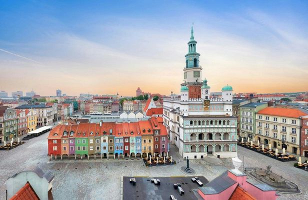 Private History Walk through Poznan with a Local Expert