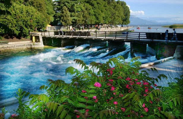 Struga City and Independent Vevchani Guided Tour with Pickup