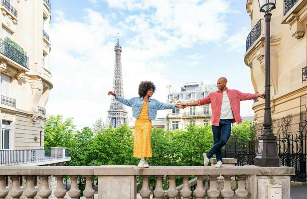 Paris Eiffel Tower Photoshoot