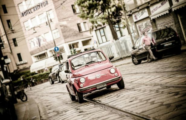 Milano Highlights 3 Hours Private Tour by Vintage Car