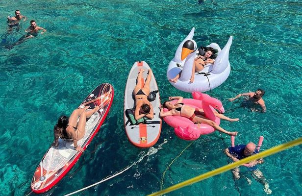 Private luxury catamaran cruise from Heraklion to Dia