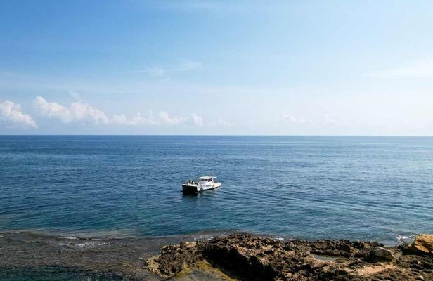Catamaran party cruise with a DJ from Altea