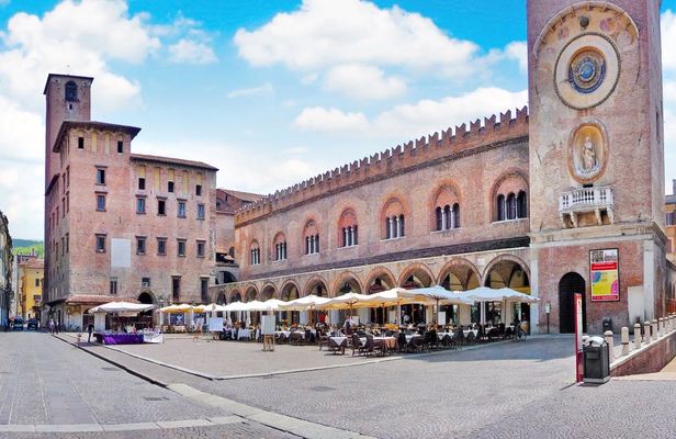 Mantova History and Culture Guided Tour with Transfer from Garda Lake