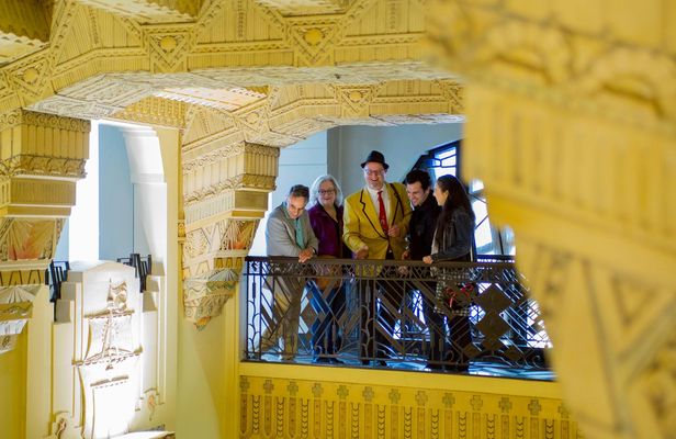 Vancouver Hidden History Guided Walking Tour with Sweets Tasting