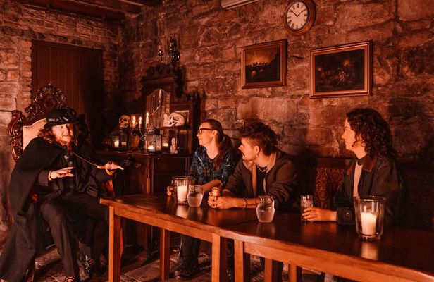 Ghosts and ghouls evening walking tour of Edinburgh