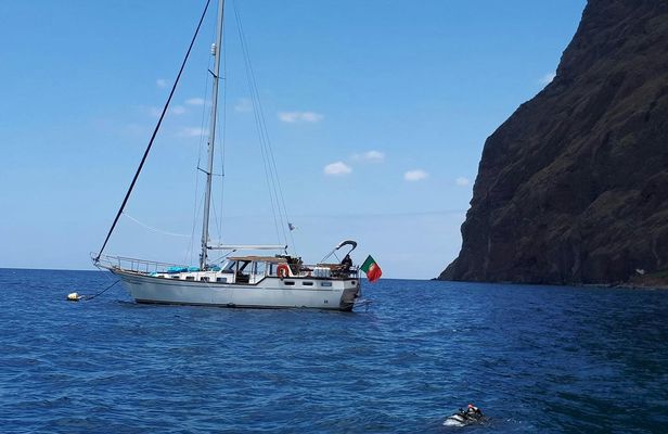 West Bays Sailing Trip from Funchal with Lunch