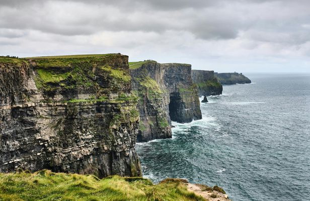 Guided Day Trip to Cliffs of Moher and Galway from Dublin