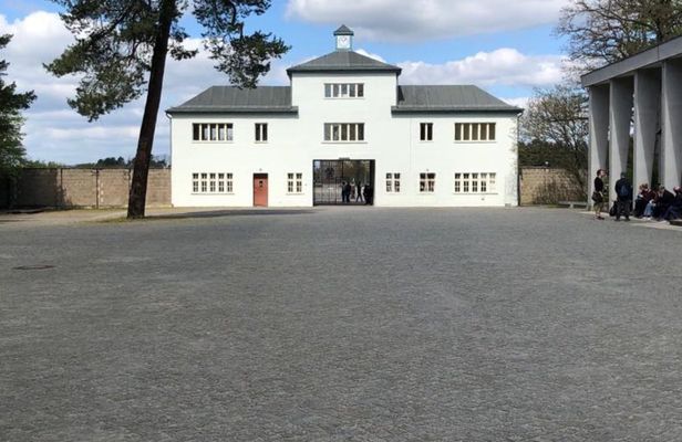 Sachsenhausen Concentration Camp Tour by Private Vehicle