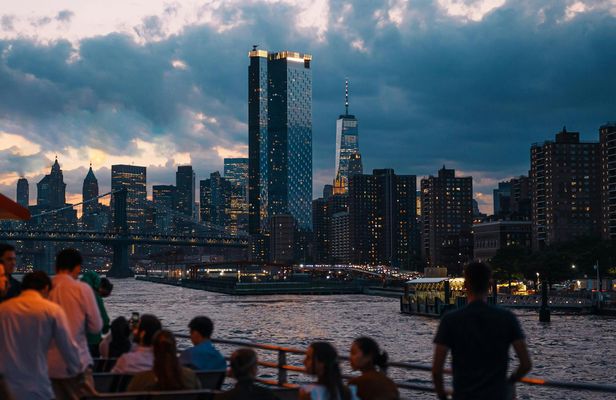Sip N Groove NYC party cruise with DJ