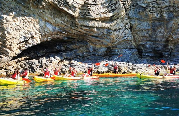 Kayak Tour to the Coves of Villajoyosa