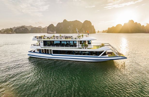 Ha Long Bay Luxury Day Cruise with Buffet Lunch From Hanoi