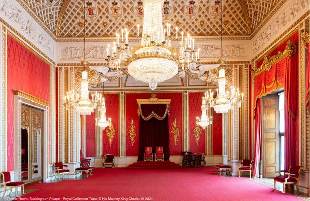 Buckingham Palace State Rooms and Royal Walking Tour