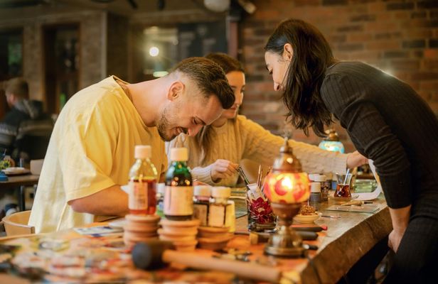 Traditional Stained Glass Painting Workshop in Istanbul