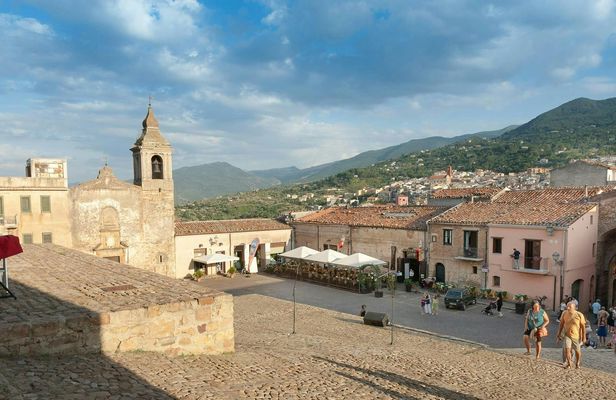 Wine Tasting and Castelbuono Tour from Cefalù