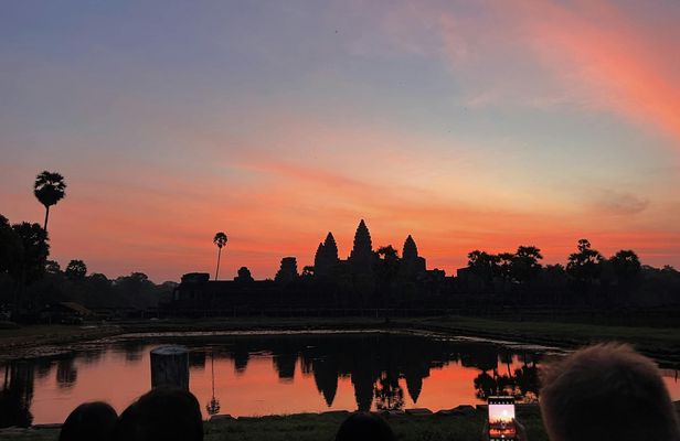 Angkor Wat Sunrise Small Group Tour with Hotel Pickup