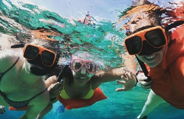 Relaxing Bahamas Experience with Lunch and Drinks