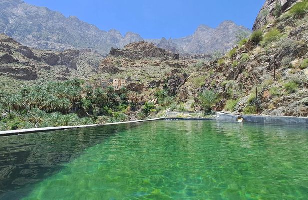 Private Tour to Wadi Sahtan and Natural Pools from Muscat with Lunch