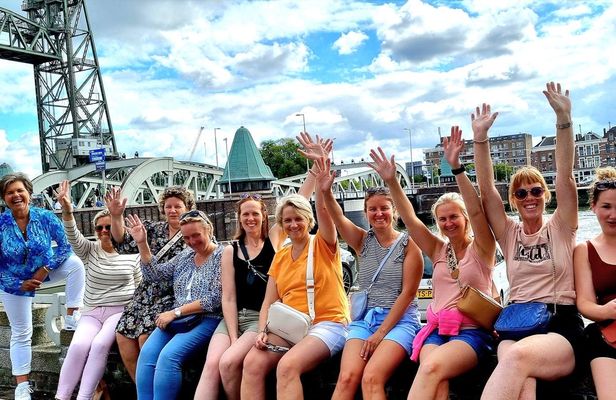Rotterdam highlights tour by bike