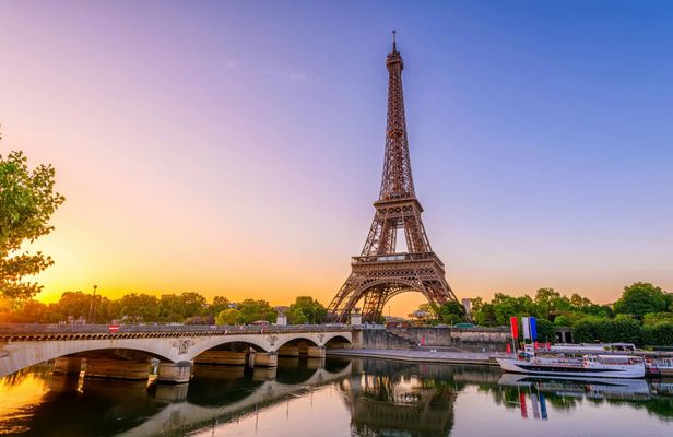 Paris Rail Tour from London with Sightseeing Bus
