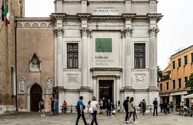 Accademia Gallery of Venice and Sestiere Dorsoduro private tour