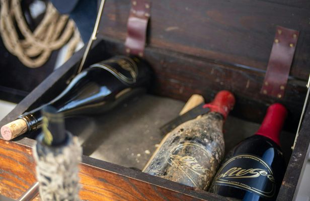 Submarine Wines Tasting Experience with Sailing Tour in Barcelona