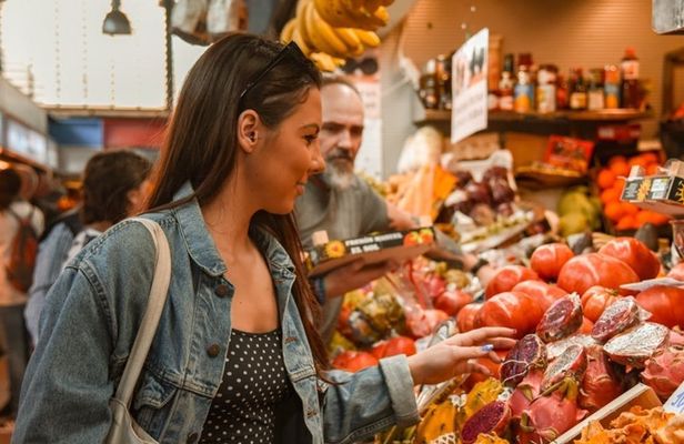 Atarazanas Food Market Tour with Appetizer in Malaga