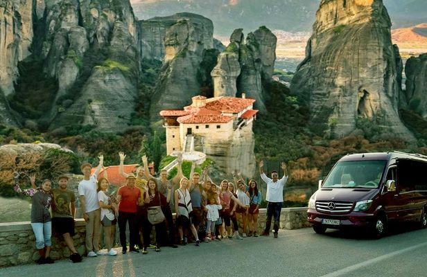 Panoramic Meteora and Monasteries Tour from Kalabaka