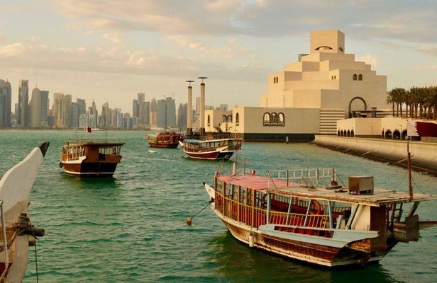 Doha Traditional Dhow Cruise With Corniche Walk