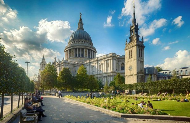 Full-Day Tour in London with River Cruise in Spanish